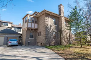 2400 E Newton Ave, Shorewood, WI 53211 - Photo 15