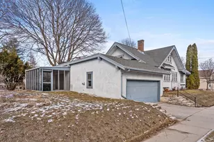 904 N 9th St, Manitowoc, WI 54220 - Photo 27