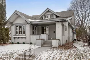 904 N 9th St, Manitowoc, WI 54220 - Photo 1