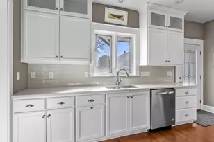 904 N 9th St, Manitowoc, WI 54220 - Photo 5