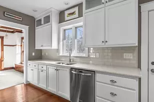 904 N 9th St, Manitowoc, WI 54220 - Photo 3