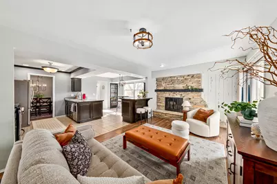 13715 W Park Ave, New Berlin, WI 53151 - Photo 9