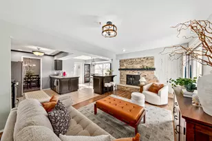 13715 W Park Ave, New Berlin, WI 53151 - Photo 9