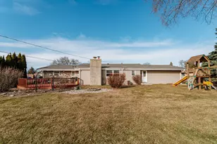 13715 W Park Ave, New Berlin, WI 53151 - Photo 37