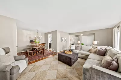 13715 W Park Ave, New Berlin, WI 53151 - Photo 5