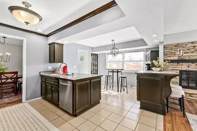 13715 W Park Ave, New Berlin, WI 53151 - Photo 15