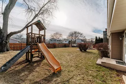 13715 W Park Ave, New Berlin, WI 53151 - Photo 43