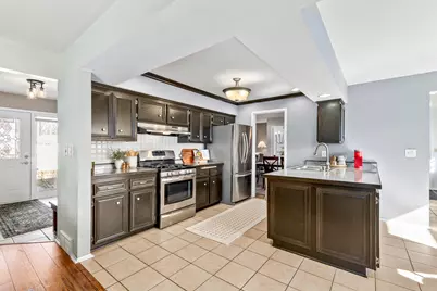 13715 W Park Ave, New Berlin, WI 53151 - Photo 11