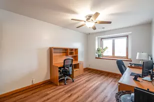 1043 Quinlan Dr, Pewaukee, WI 53072 - Photo 21