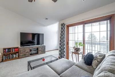 1043  Quinlan Dr #H, Pewaukee, WI 53072 - Photo 7