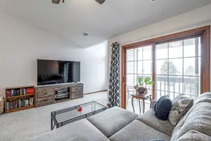 1043 Quinlan Dr, Pewaukee, WI 53072 - Photo 7