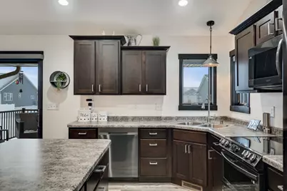 2012  Elinor Ln, Holmen, WI 54636 - Photo 11