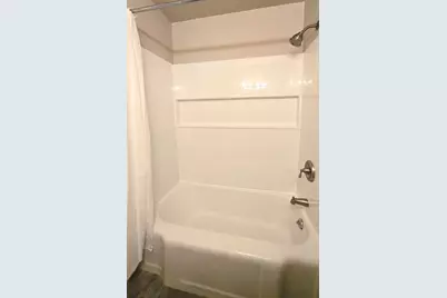 8525 W Lisbon Ave, Milwaukee, WI 53222 - Photo 9