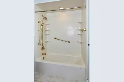 18700  Moor Ct, Brookfield, WI 53045 - Photo 21