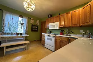 8651 N 68th St, Milwaukee, WI 53223 - Photo 9