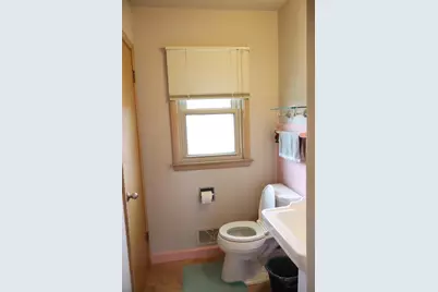 5542 W Jerelyn Pl, Milwaukee, WI 53219 - Photo 33