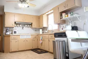 5542 W Jerelyn Pl, Milwaukee, WI 53219 - Photo 11