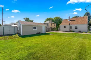 3666 S 21st St, Milwaukee, WI 53221 - Photo 13