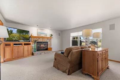 W210N16521  Woodshire Ct, Jackson, WI 53037 - Photo 11