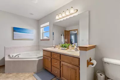 W210N16521  Woodshire Ct, Jackson, WI 53037 - Photo 37