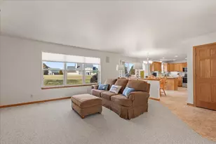 W210N16521 Woodshire Ct, Jackson, WI 53037 - Photo 13