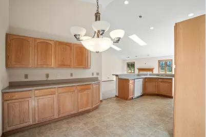 6331  Kingsview Dr, Racine, WI 53406 - Photo 13