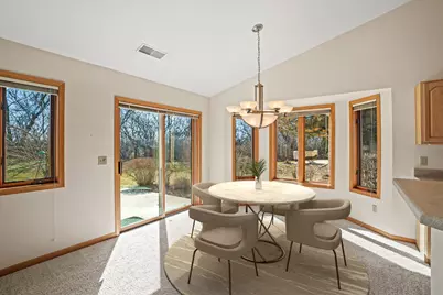 6331  Kingsview Dr, Racine, WI 53406 - Photo 9