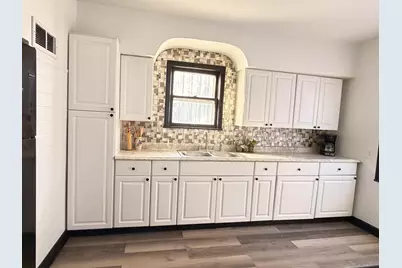 4235 W Fairmount St, Milwaukee, WI 53209 - Photo 5