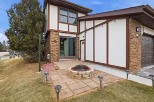 581 Hartridge Dr, Hartland, WI 53029 - Photo 9