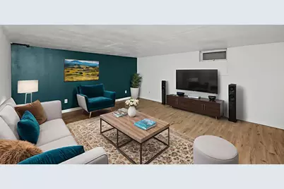 5075 W Colonial Ct, Greenfield, WI 53220 - Photo 11