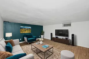 5075 W Colonial Ct, Greenfield, WI 53220 - Photo 11