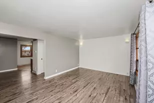 5075 W Colonial Ct, Greenfield, WI 53220 - Photo 15