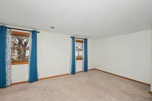 5075 W Colonial Ct, Greenfield, WI 53220 - Photo 23