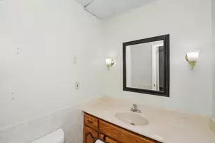 5075 W Colonial Ct, Greenfield, WI 53220 - Photo 7