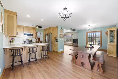 3238  Hawthorne Ln, Hartford, WI 53027 - Photo 9