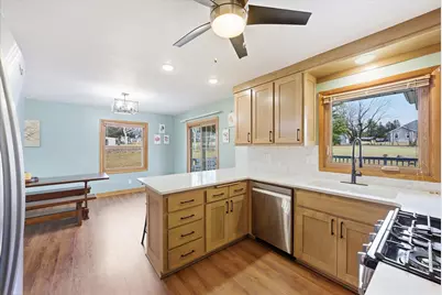 3238  Hawthorne Ln, Hartford, WI 53027 - Photo 13