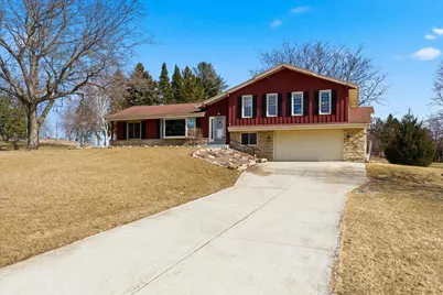 3238  Hawthorne Ln, Hartford, WI 53027 - Photo 3