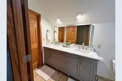 1722  Journeys Dr, Delafield, WI 53029 - Photo 17
