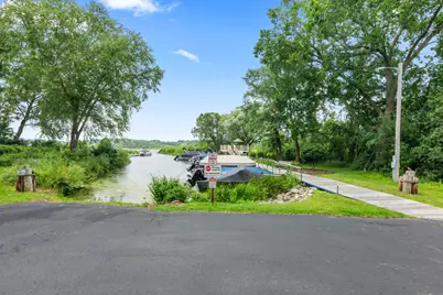 1722  Journeys Dr, Delafield, WI 53029 - Photo 7