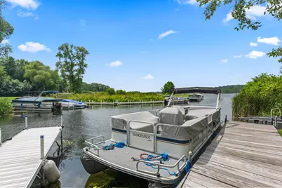 1722  Journeys Dr, Delafield, WI 53029 - Photo 9
