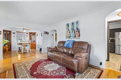 5422 S 43rd St, Greenfield, WI 53221 - Photo 3