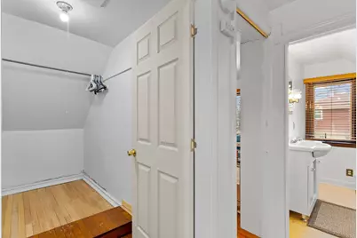 5422 S 43rd St, Greenfield, WI 53221 - Photo 17