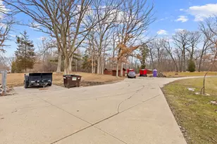 5422 S 43rd St, Greenfield, WI 53221 - Photo 23