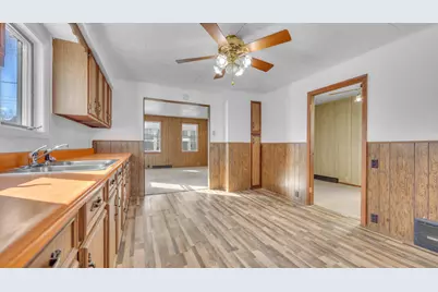 2019  Jefferson St, Two Rivers, WI 54241 - Photo 9