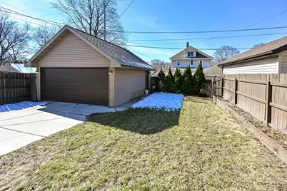 1705 N 68th St, Wauwatosa, WI 53213 - Photo 55