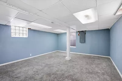 2148 S 91st St, West Allis, WI 53227 - Photo 15