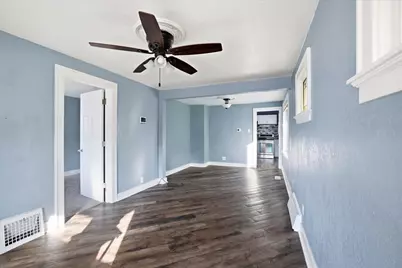 2148 S 91st St, West Allis, WI 53227 - Photo 9