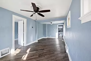 2148 S 91st St, West Allis, WI 53227 - Photo 9