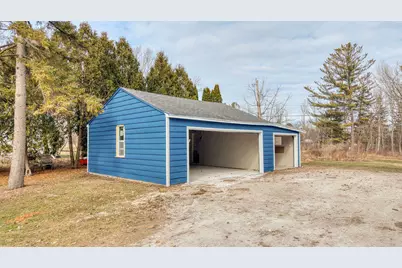 1436 W Fiesta Ln, Mequon, WI 53092 - Photo 33