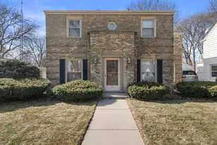 726 Orchard St, Racine, WI 53405 - Photo 1